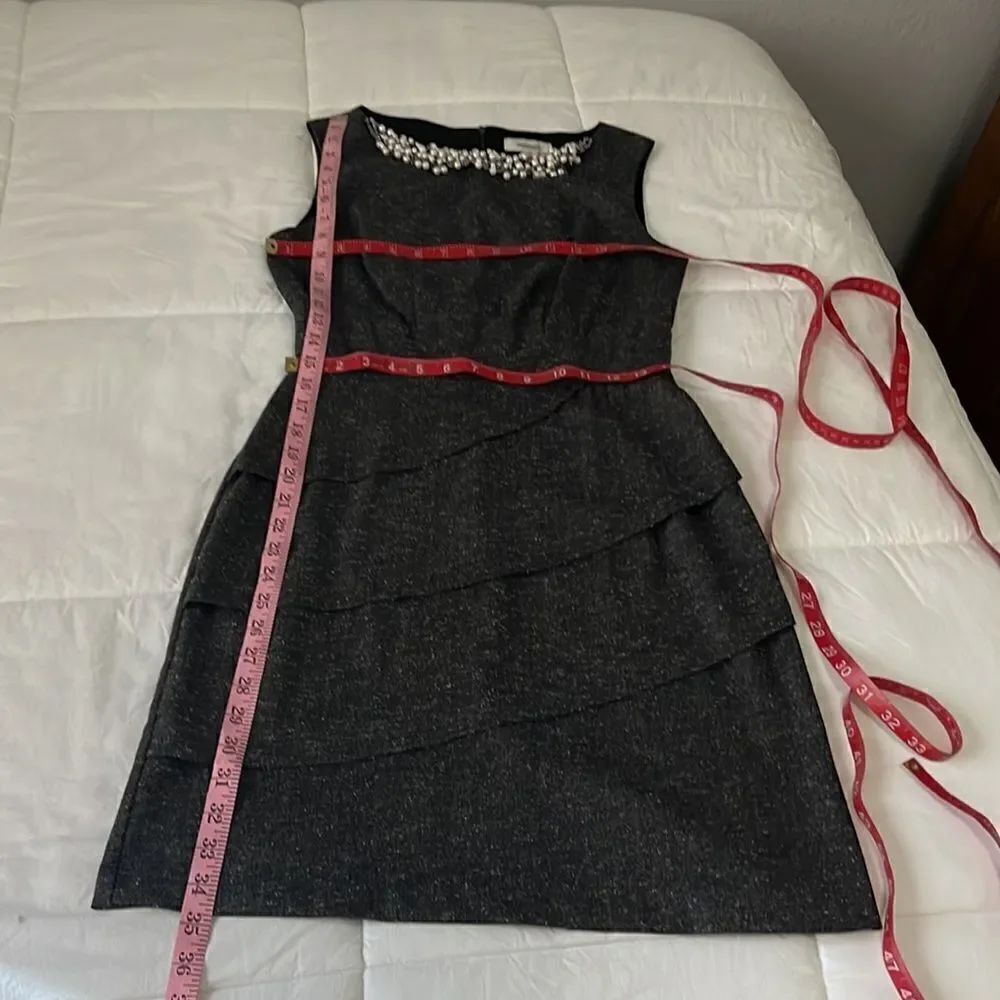 Dress Barn Size 6 Dress Gray Mini Pearl Beaded Scoop Neck Sleeveless Slimming - Picture 11 of 12